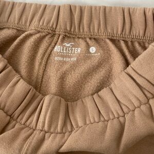 Hollister Women’s Beige Ultra High Rise Joggers